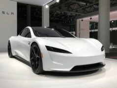 Depois de portas escondidas, volantes meio-direcionais em estilo jugo podem sair de moda em breve