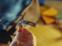 O ex-gerente de produto da Tesla quer tornar os produtos de luxo impossíveis de falsificar, começando com um chip