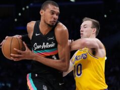 Wembanyama marca 37 de 40 no primeiro tempo e lidera o Spurs sobre o Lakers, que está com poucos jogadores