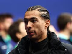 William Dandjinou: Resultados pessoais sinônimos de más farsas