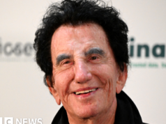 França investiga ex-ministro Jack Lang por ligações com Epstein
