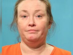 Mulher do Texas que fez uma série de ameaças violentas não se apresenta à prisão