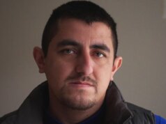 DHS diz que imigrante ilegal feriu a cabeça após bater em parede de concreto enquanto fugia do ICE, nega alegações de espancamento