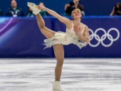 A atleta olímpica norte-americana Alysa Liu avança na missão de ganhar medalha particular person em meio às decepções da patinação americana