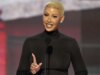 Amber Rose defende a viúva de Charlie Kirk contra críticos on-line