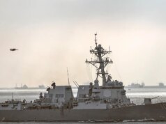 2 navios da Marinha colidem no Mar do Caribe, resultando em ferimentos leves