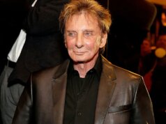 Barry Manilow remarca reveals em meio à reabilitação de cirurgia de câncer de pulmão