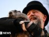 Assistir: Punxsutawney Phil surge para o Dia da Marmota