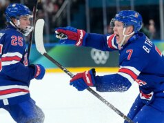 Seleção de hóquei dos EUA se recupera do déficit inicial para esmagar a Dinamarca em desempenho dominante