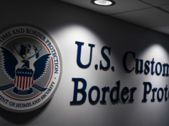 Supervisor do CBP acusado de abrigar imigrante ilegal em sua casa no Texas enfrenta acusações criminais
