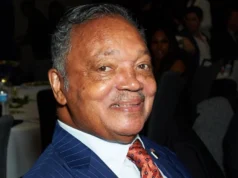 Jesse Jackson, líder dos direitos civis que concorreu à presidência, morre aos 84 anos