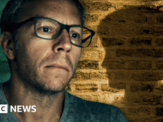 Como o agente da darkish internet descobriu uma pista na parede do quarto para resgatar uma garota de anos de perigo