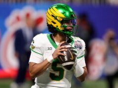 Acordos da NIL mantêm os melhores candidatos ao Draft da NFL na faculdade por mais tempo, diz ex-agente