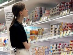 Os preços dos alimentos estão a subir na Rússia. A guerra está atingindo os russos no bolso?