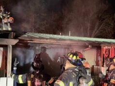 Deputado da Flórida resgata mulher inconsciente de incêndio em casa e a leva para um native seguro