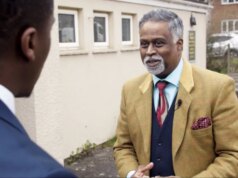 Pastor acusado de ‘incitar o ódio religioso’ com sermão de rua no Reino Unido, diz grupo de defesa jurídica