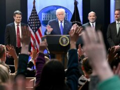 Trump elogia relutantemente o trio liberal que ajudou a afundar suas tarifas