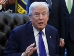 Juiz federal rejeita processo administrativo de Trump buscando listas de eleitores em Michigan