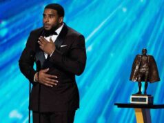 A estrela dos Commanders, Bobby Wagner, é eleito Walter Payton como o Homem do Ano da NFL