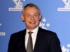 Web site de viajantes contestado pelo ator Martin Clunes recomendado para aprovação do conselho