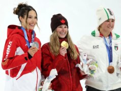 A polêmica esquiadora Eileen Gu se contenta com a prata depois que a defesa da candidatura à medalha de ouro falhou em Milão
