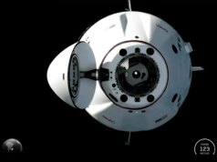 Astronautas chegam à ISS para missão de 8 meses após emergência médica forçar evacuação antecipada