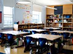 Professor de Nashville supostamente ameaçado de demissão por se recusar a ler livros LGBTQ para alunos da primeira série