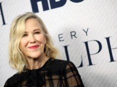 A causa da morte de Catherine O’Hara foi uma embolia pulmonar