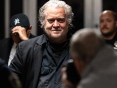 DOJ pede para rejeitar as acusações criminais de Steve Bannon