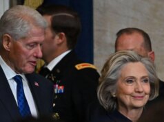 Clintons testemunharão na investigação de Epstein após ameaça de desacato, diz painel da Câmara