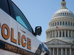 Homem é preso correndo em direção ao Capitólio com espingarda, diz polícia