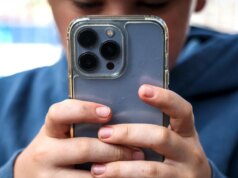 Gigantes das redes sociais acusados de "viciando o cérebro das crianças" quando o julgamento começa