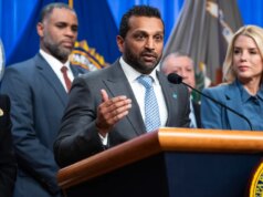 Assista ao vivo: funcionários do Departamento de Justiça fazem um anúncio