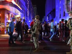 Soldado da Guarda Nacional deixa rifle em banheiro de Nova Orleans