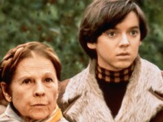 Esta comédia de humor negro favorita do culto raramente está em streaming, mas acabou de chegar na TV Plutão