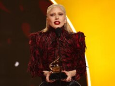 Girl Gaga diz às mulheres da música para lutarem por suas ideias em discurso no Grammy