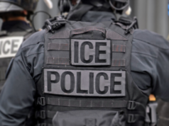 A segurança interna pressiona gigantes da mídia social a doxar contas anônimas que criticam o ICE