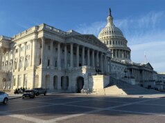 ‘Ficção’: presidente da campanha republicana na Câmara rejeita mapa de alvos republicanos em expansão dos democratas