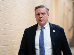 Trump retira endosso do legislador republicano sobre suposta falta de apoio à agenda tarifária do governo