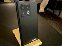 Este telefone permanece carregado por quase uma semana, mantendo seus dados seguros