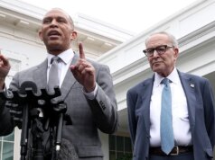 Democratas da Câmara amotinam-se no acordo de Schumer com a Casa Branca, ameaçando paralisação mais longa