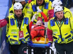 Patinador de velocidade olímpico leva lâmina no rosto e é arrancado da maca em momento assustador