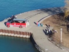 Homem que salvou bebê jogado no Lago Michigan não sabia nadar