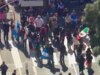 Agente federal atacado e hospitalizado durante protesto anti-ICE no centro de Los Angeles