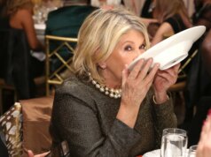Martha Stewart diz que está cortando o glúten depois que um convidado do podcast afirma que a reinicialização de 3 dias apagou a névoa cerebral e o inchaço