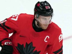 Connor McDavid, do Canadá, é eleito MVP do torneio olímpico masculino