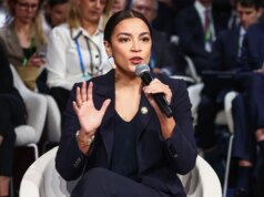 AOC acusa Israel de genocídio na Alemanha, onde o Holocausto foi lançado, provocando indignação