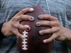 Caleb Williams, do Bears, explica o significado por trás do esmalte e diz que os críticos não vão impedi-lo