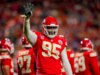 O companheiro de equipe de Travis Kelce responde à afirmação que os Chiefs deveriam se separar do tight finish