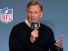 O comissário da NFL, Roger Goodell, enfrenta várias perguntas sobre os e-mails do coproprietário do Giants com Jeffrey Epstein